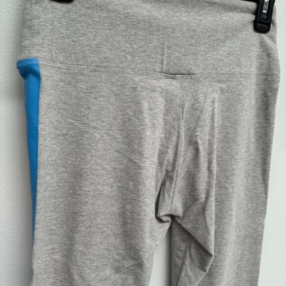 Women’s VS Workout Leggings Size Medium - Picture 4 of 6